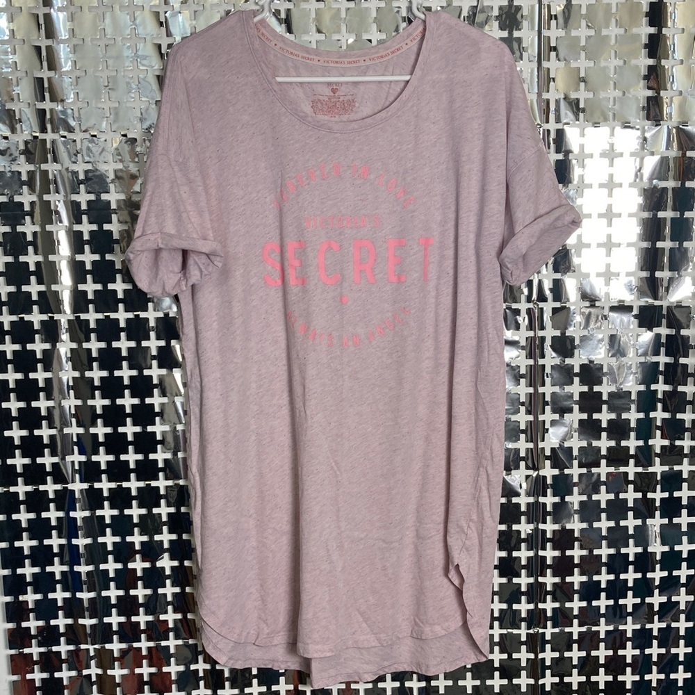 Victoria's Secret Light Mauve Pink Tee with Bright Pink and Purple Speckles